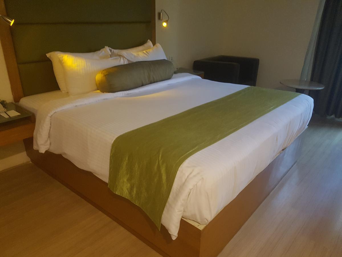 Peerless Hotel Hyderabad Esterno foto