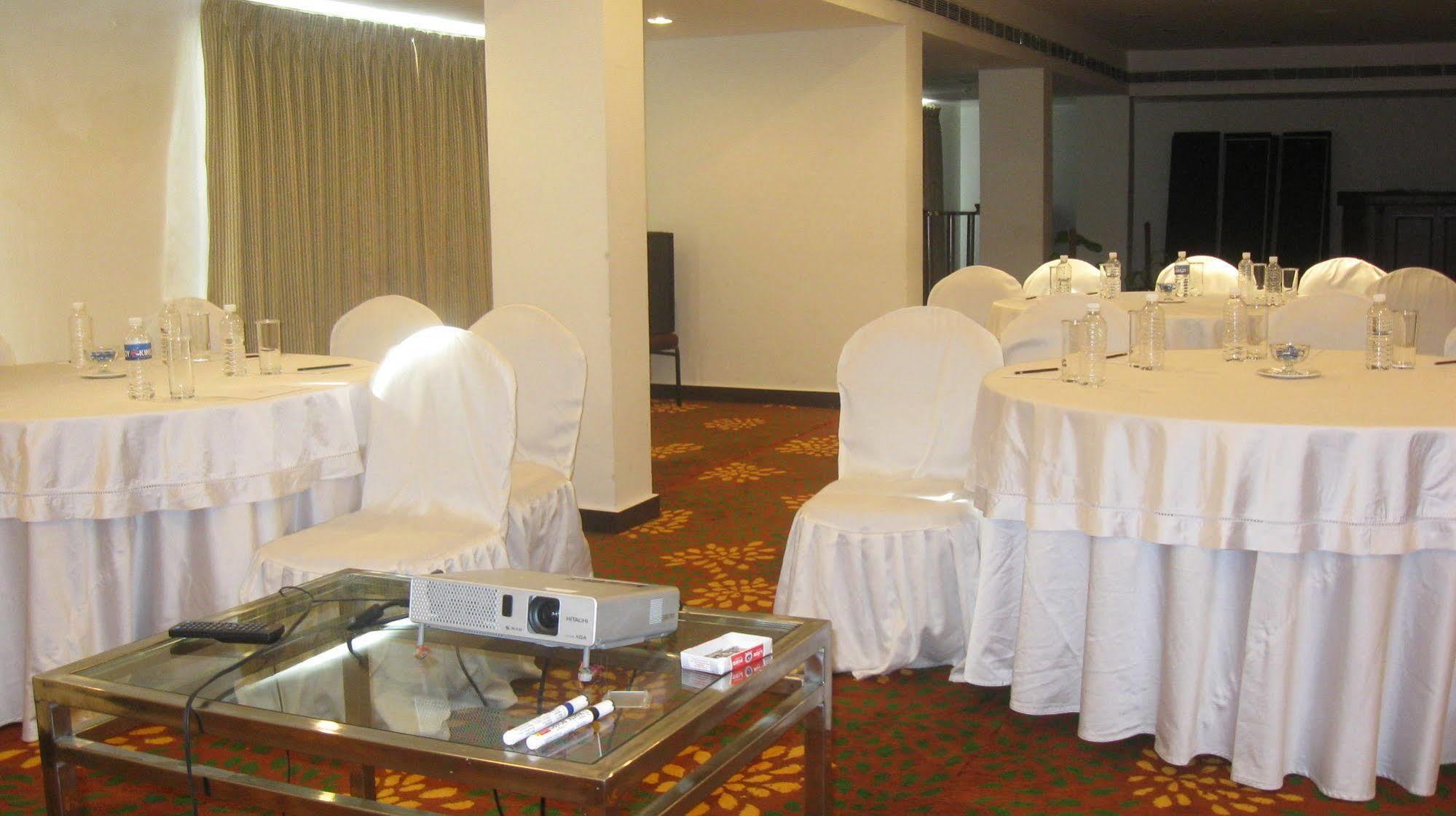 Peerless Hotel Hyderabad Esterno foto